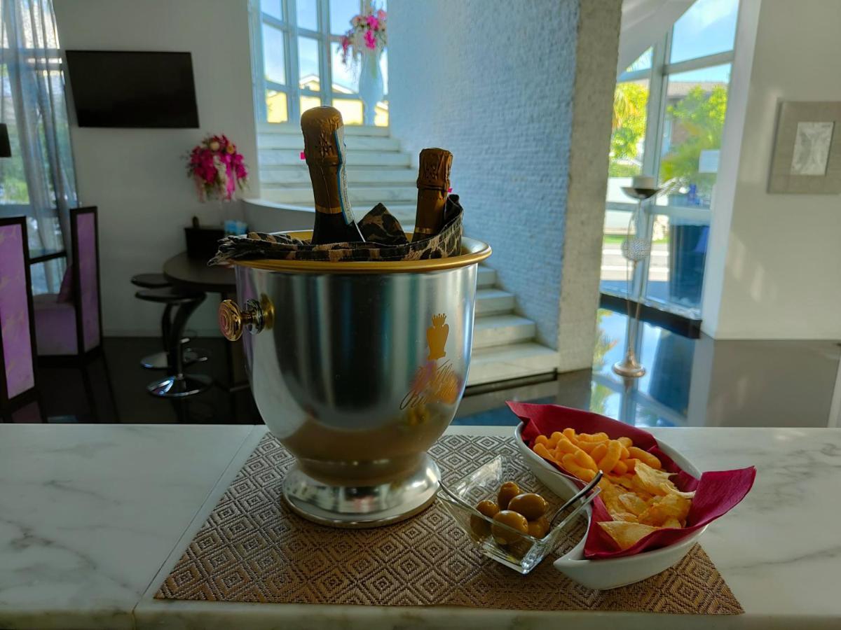 Hotel In - Lounge Room Cazzago  Luaran gambar
