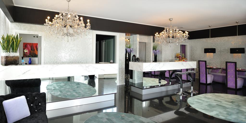 Hotel In - Lounge Room Cazzago  Luaran gambar