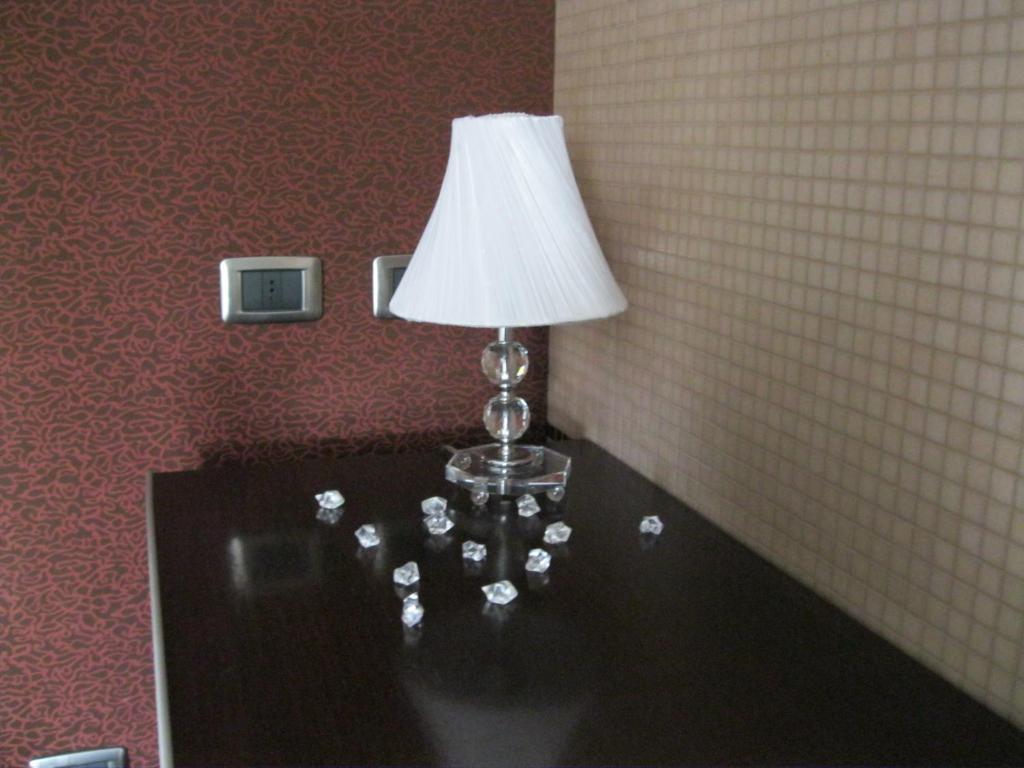 Hotel In - Lounge Room Cazzago  Luaran gambar