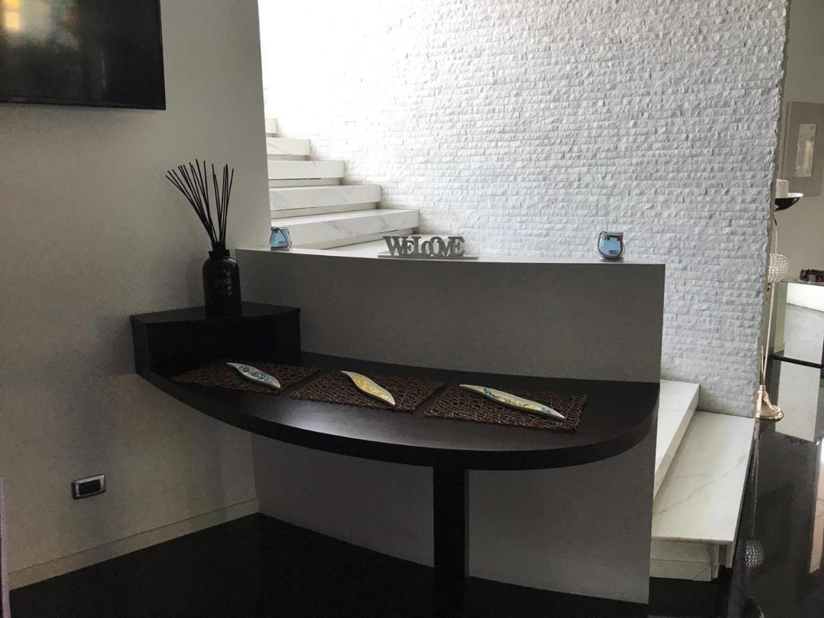 Hotel In - Lounge Room Cazzago  Luaran gambar